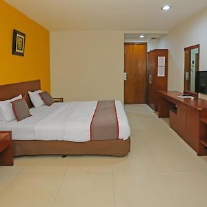 Townhouse Oak Hotel Fiducia Pasar Minggu